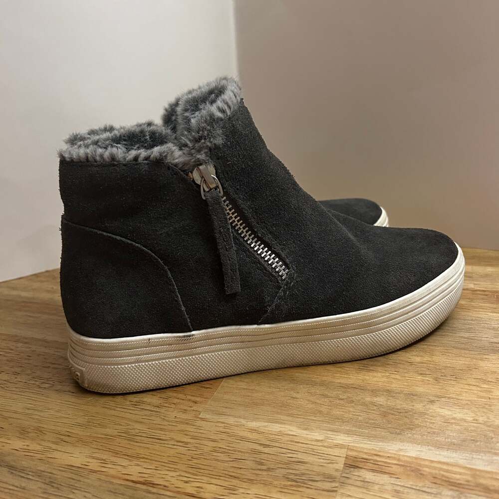 Dolce Vita Shoes Women 8.5-9 Measures 10”) Wess Low Wedge Bootie Sneakers Gray L